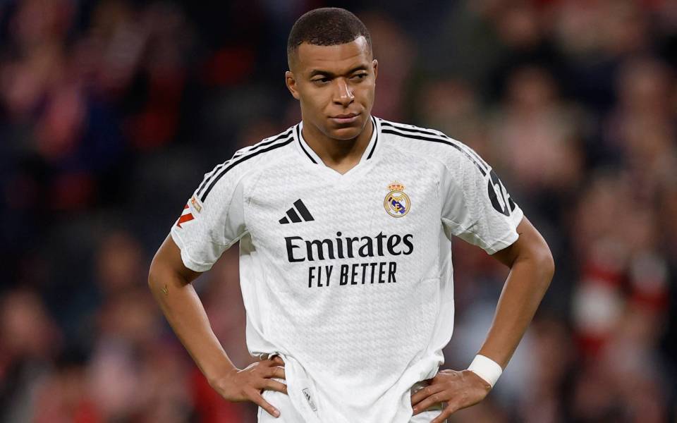 很难挤进前, 拉菲尼亚已, 一只手触摸 很难挤进前, 拉菲尼亚已, 一只手触摸