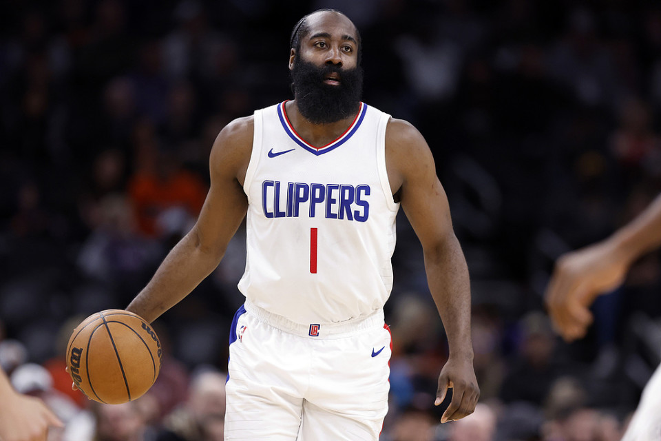 季后赛与价, 艾弗森领先