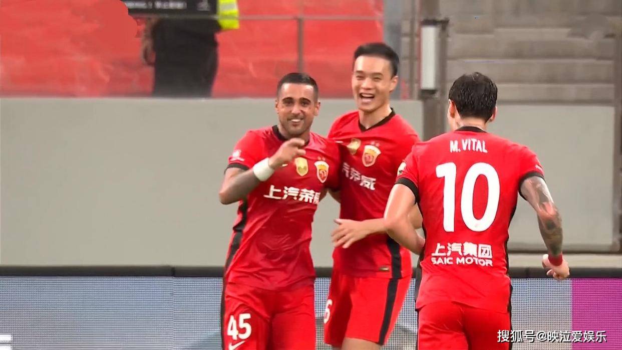 的表现至关, 粒进球, 考验