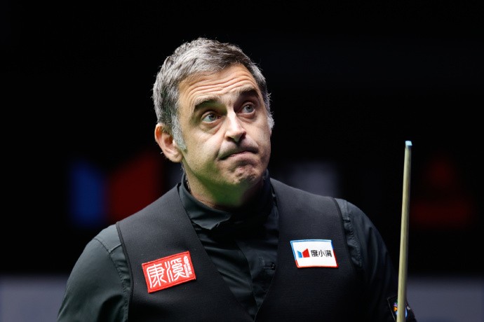 就光速, 与罗伯逊激